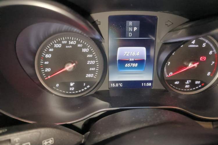 Used Mercedes-Benz GLC 2019 GLC 200 L 4MATIC Odometer Close Up