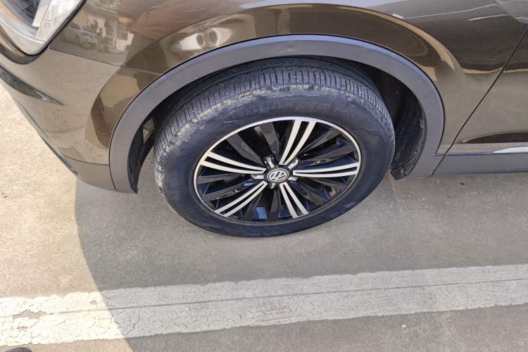 Used Volkswagen Tiguan L 2019 330TSI Automatic Two-Wheel Drive Panoramic Comfort Edition China V Standard
