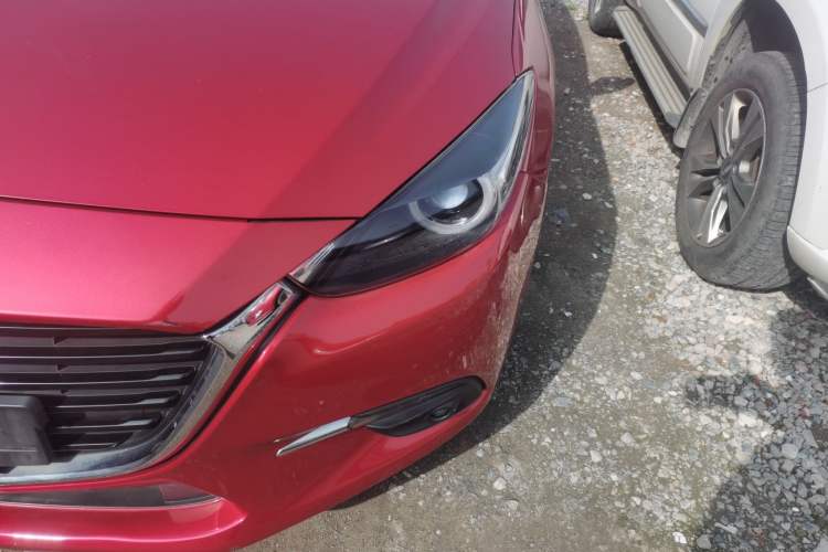 Used Mazda 3 Axela 2017 Hatchback 2.0L Automatic Sport Model China V Emission Standard