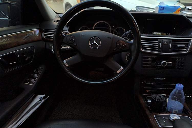 Used Mercedes-Benz E-Class 2012 E 200 L CGI Elegant Model Steering Wheel