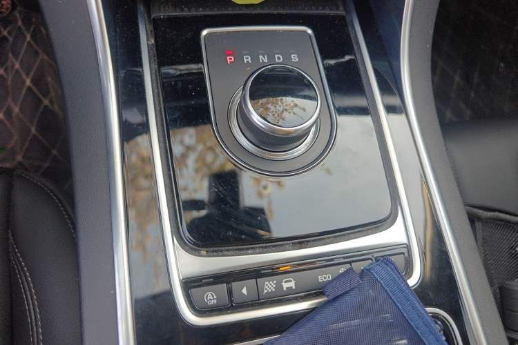 Used Jaguar XFL 2021 XFL 2.0T P200 Two-Wheel-Drive Elite Luxury Edition Gear Lever