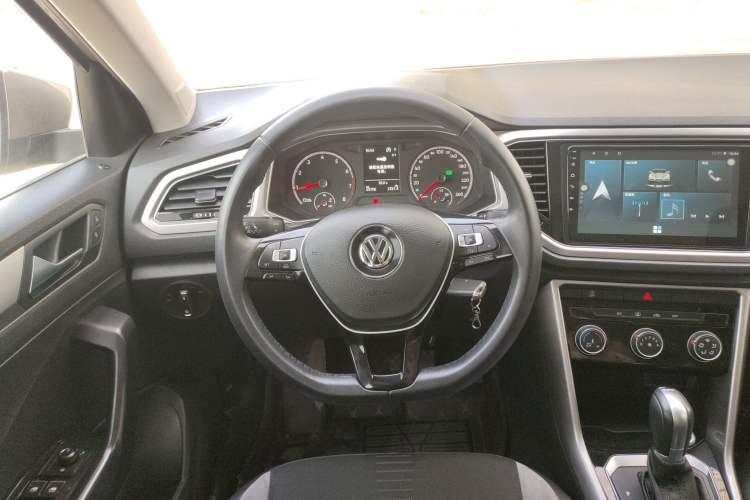 Used Volkswagen T-ROC 2019 230TSI DSG Two-Wheel-Drive Advanced Version China VI Standard
