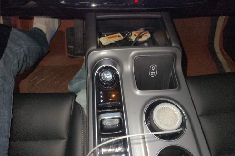 Used GAC Trumpchi E8 2024 Honor Series 2.0L Honor Edition Gear Lever