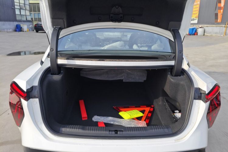 Used Hongqi EH7 2025 600 Smart Selection Edition
