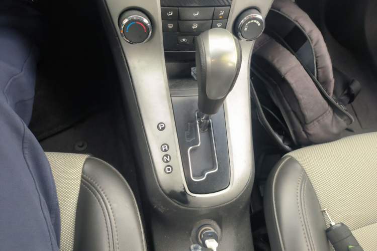 Used Chevrolet Cruze 2013 1.6L SL Grand Edition Automatic Gear Lever