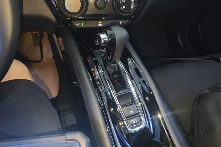 Used Honda Vezel 2020 1.5L CVT Pioneer Edition
