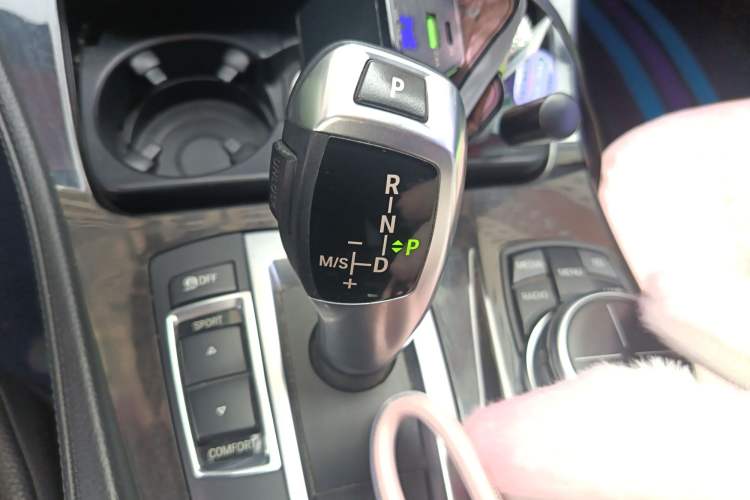 Used BMW 5 Series 2013 525Li Luxury Model
