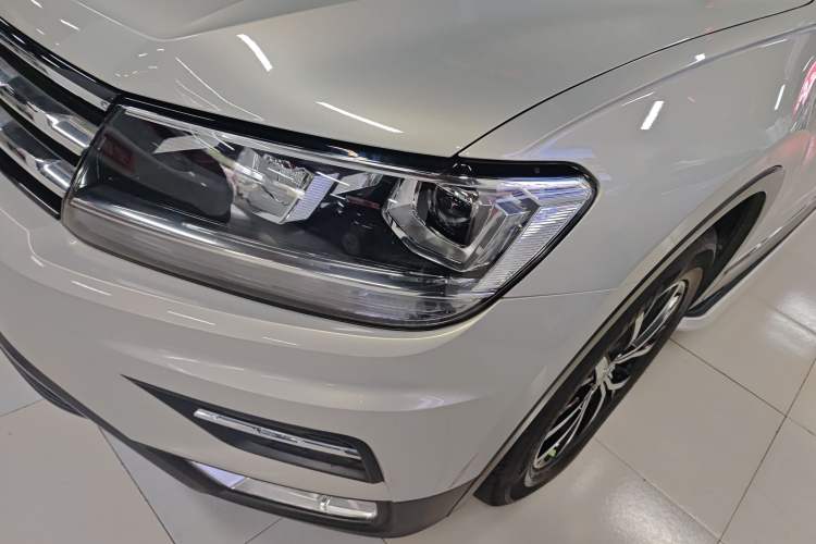 Used Volkswagen Tiguan L 2017 330TSI Automatic Two-Wheel Drive Luxury Edition Left Front Headlight