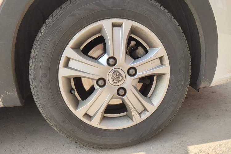 Used Baojun 310 2016 1.2L Manual Luxury Model Exterior 7