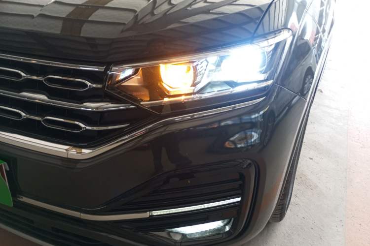 Used Volkswagen Tayron 2020 380TSI All-Wheel Drive R-Line Connected Version
