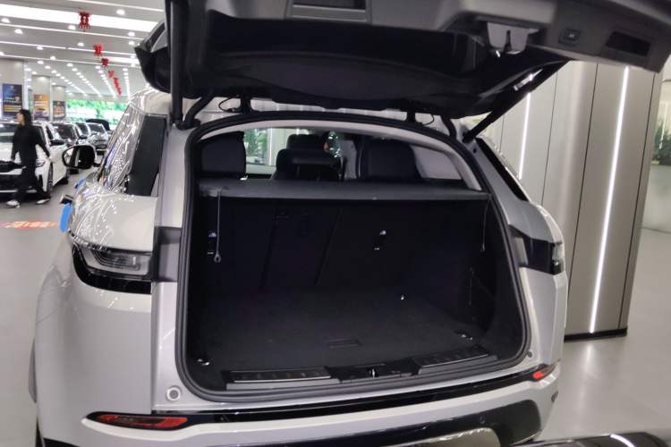 Used Land Rover Range Evoque 2023 Aurora L 249 PS Luxury Edition
