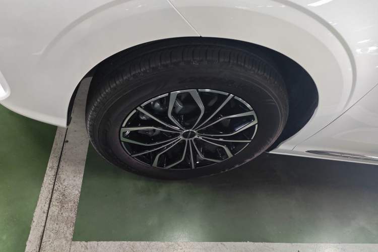 Used Roewe iMAX8 New Energy 2025 1.5T DMH Lu Zun Deluxe Edition