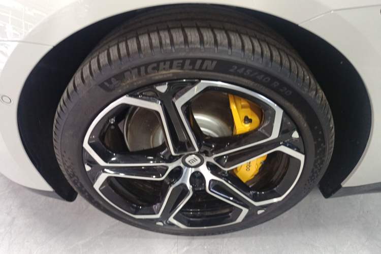 Used Xiaomi Auto SU7 2024 Rear-Drive Long-Range Intelligent Driving Version
