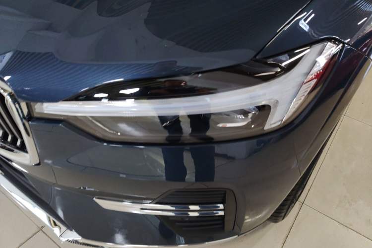 Used Volvo XC60 2023 B5 4x4 Smart Luxury Edition