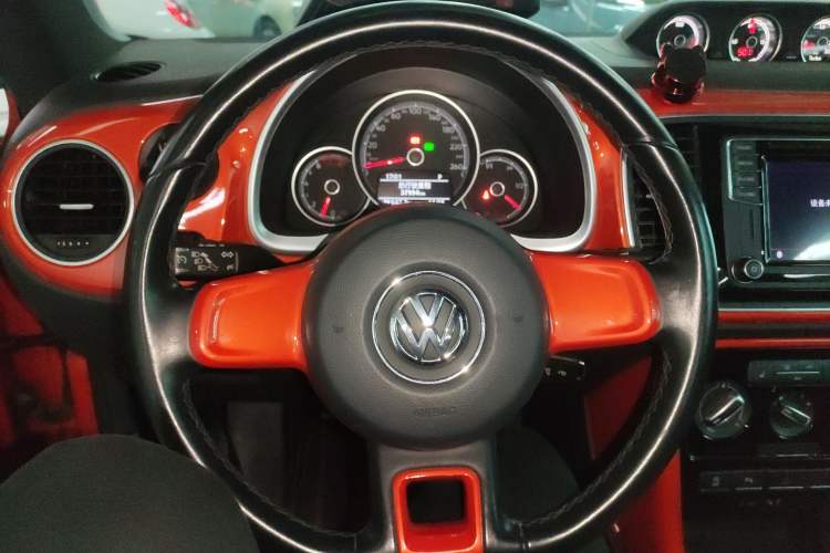 Used Volkswagen Beetle 2018 180TSI Joyful Orange Edition
