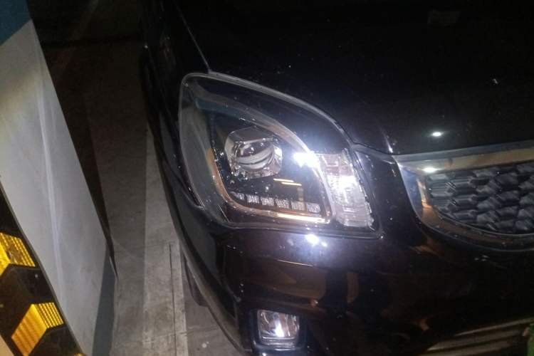 Used Kia Sportage 2013 2.0L Automatic Two-Wheel Drive GLS Trim Right Front Headlight