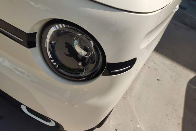 Used Geely Galaxy Panda 2025 210 km – Yuanqi Bear Left Front Headlight