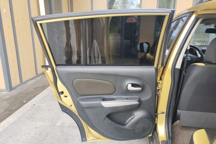 Used Venucia R50X 2013 1.6L Automatic Model