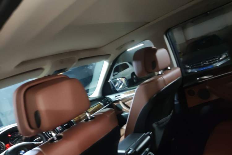 Used BMW X5 2011 xDrive35i Luxury Model
