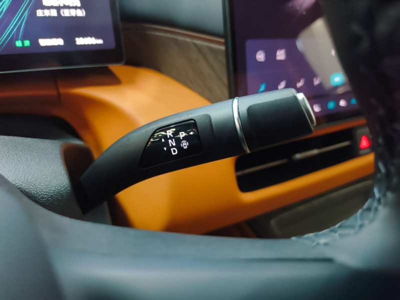 Used Wey Gaoshan 2025 Four-Wheel Drive Alpine 8 — 13