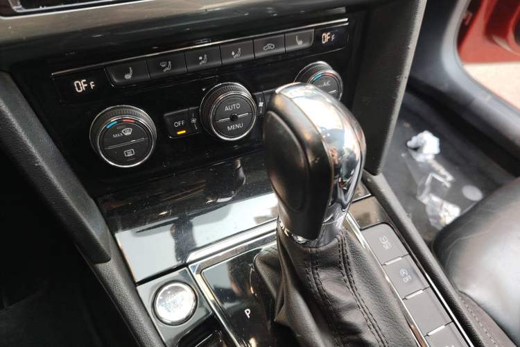 Used Volkswagen Lamando 2015 330TSI DSG Luxury Edition