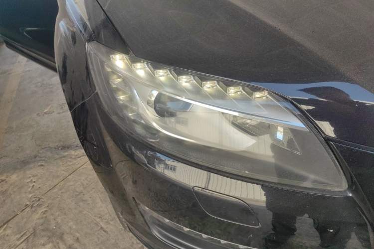 Used Audi Q7 2012 3.0 TFSI Technology Model (200kW) Right Front Headlight
