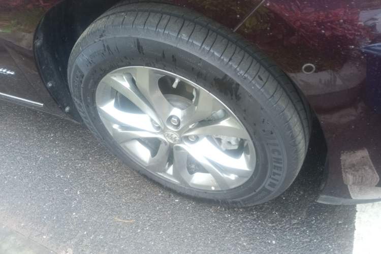 Used Buick GL8 2017 28T Avenir Avia National Emission Standard V