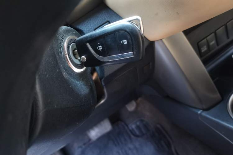 Used Toyota RAV4 2015 2.0L CVT Two-Wheel Drive Fashion Edition
