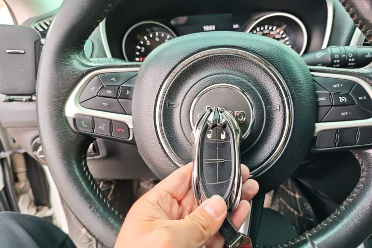 Used Jeep Compass 2017 200T Automatic Family Enjoyment Four-Wheel Drive Edition
