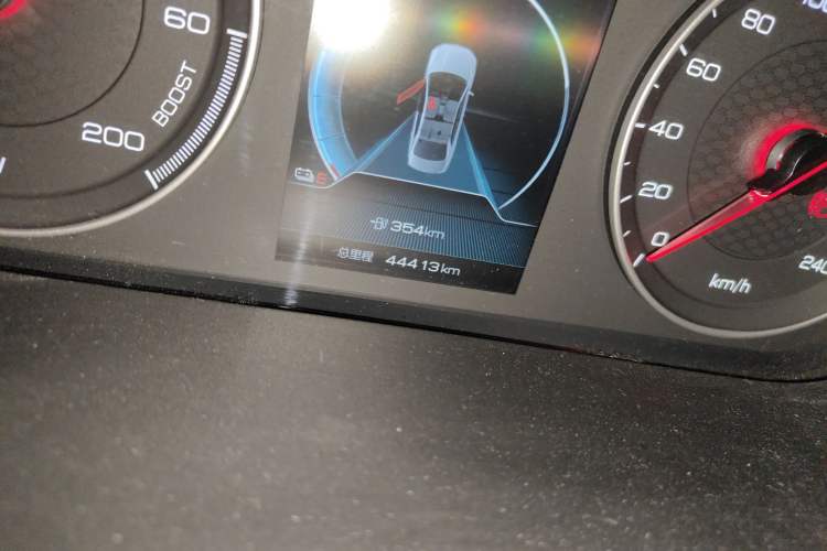 Used BYD Qin New Energy 2019 High-Range Luxury Model Odometer Close Up