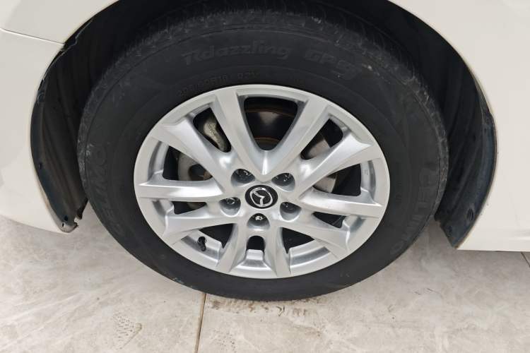 Used Mazda Mazda 3 Axela 2014 Sedan 1.5L Automatic Luxury Model