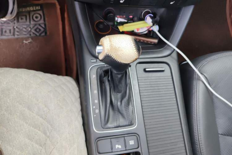 Used Kia Sorento 2013 2.4L 7-Seater Gasoline Luxury Version China IV Standard