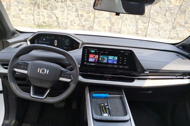 Used CHANGAN NEVO Q05 2025 Truly Delicious Version 125cc Beyond-Excellent Type Center Console