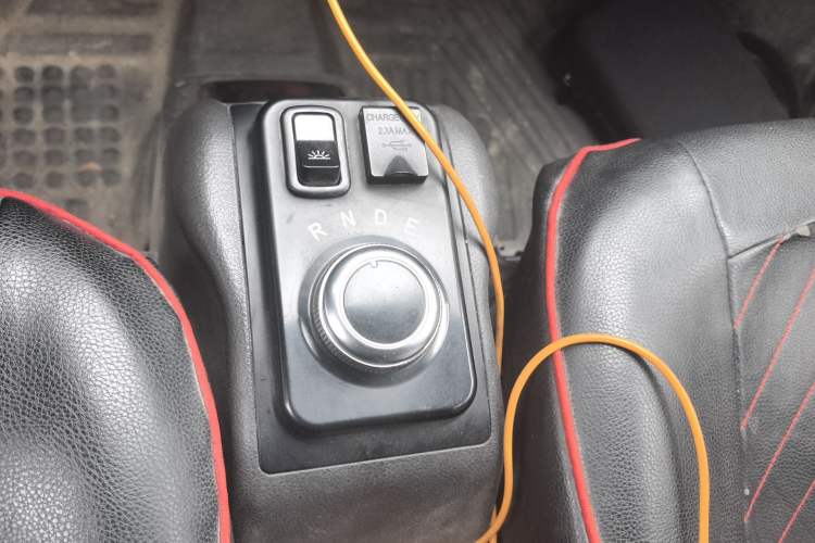 Used Wuling EV50 2021 Van Logistics Vehicle Lishen 41.6kWh Tongyu Electric Control System
