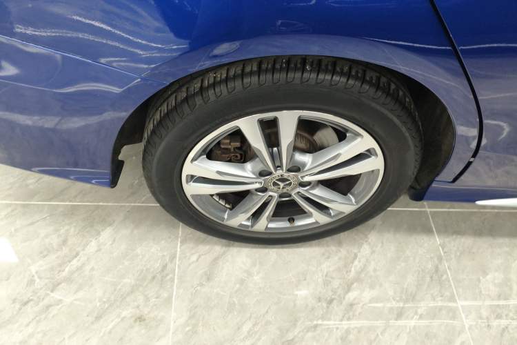 Used Mercedes-Benz C-Class 2017 Facelift C 200 L Sport Edition