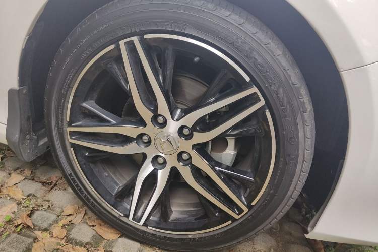 Used Honda Accord 2022 260TURBO Phantom Night · Prestige Edition Right Front Wheel Hub