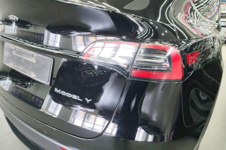 Used Tesla Model Y 2021 Long-Range All-Wheel-Drive Version 3D7