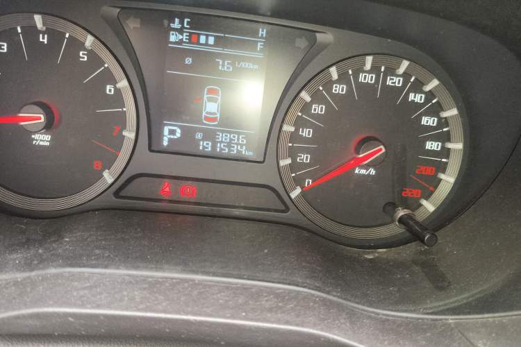 Used GAC Trumpchi GA6 2015 1.8T DCT Comfort Model Odometer Close Up