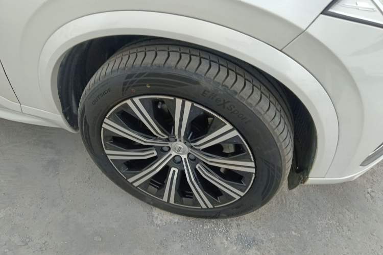 Used Volvo XC90 2020 T6 Zhiyi Luxury 7-Seater Right Front Wheel Hub