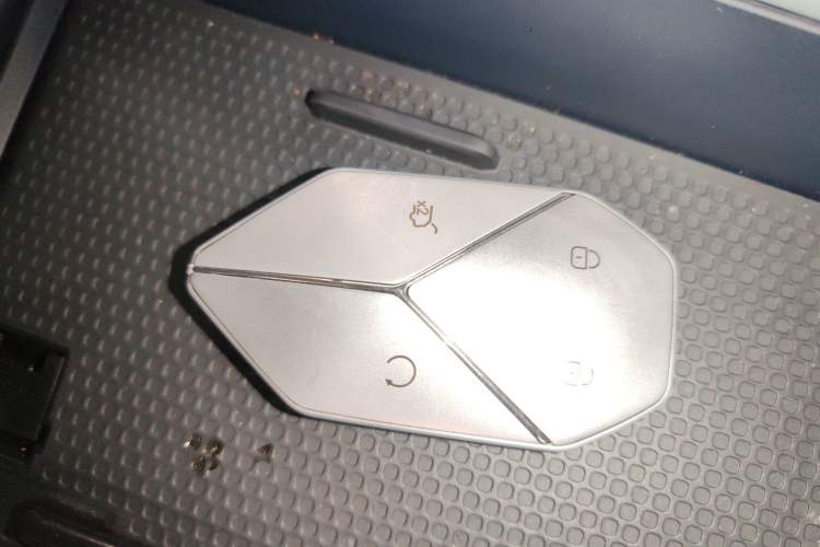 Used Formula Leopard Leopard 5 2023 Navigator Edition