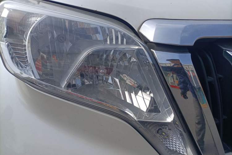 Used Toyota Prado  Right Front Headlight