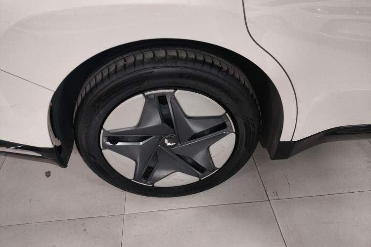 Used Wuling E5 2024 410 km Standard Version
