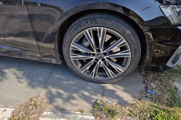 Used Audi A6L 2024 55 TFSI quattro Prestige Dynamic Edition Right Front Wheel Hub