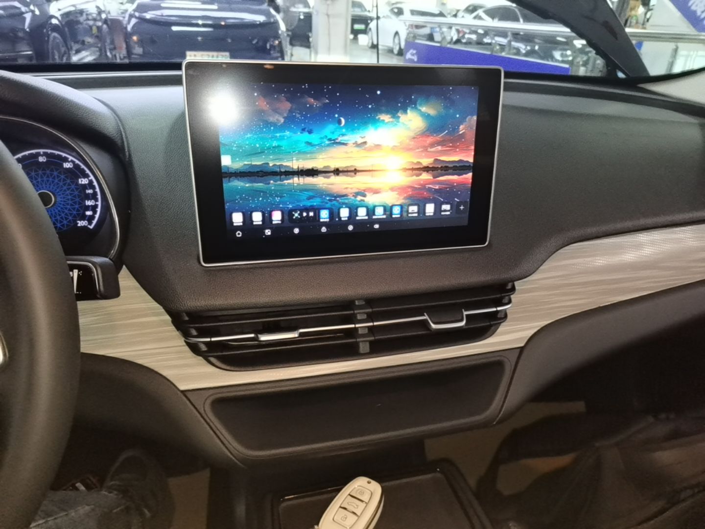 Hongqi E-QM5 2023 620km PLUS — снимка 15