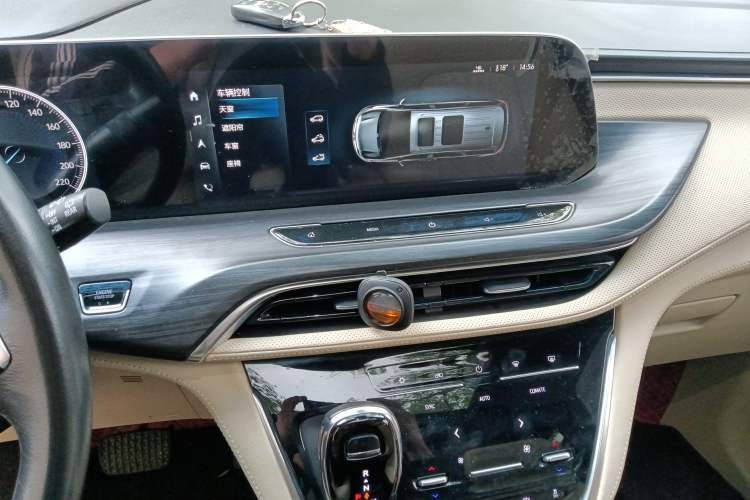 Used Buick GL8 2022 ES Land Cruiser 653T Luxury Model Audio And AC Panel