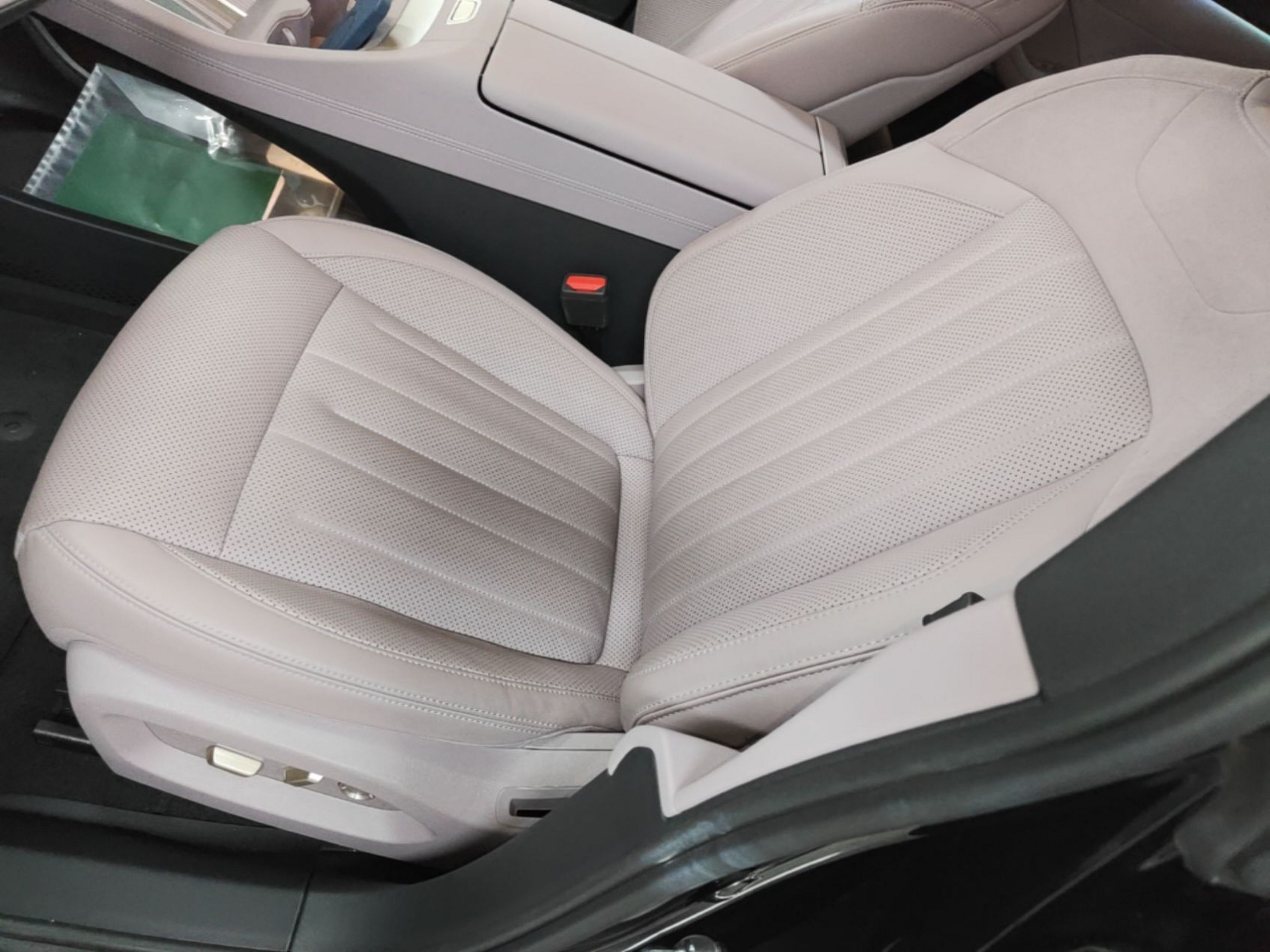 Vordere Reihe im Auto