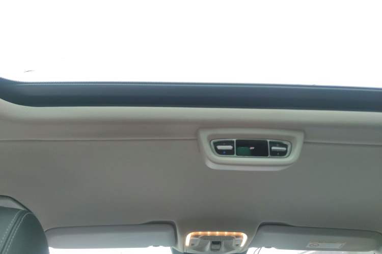 Used Mercedes-Benz V-Class 2017 V 260 Avantgarde Edition
