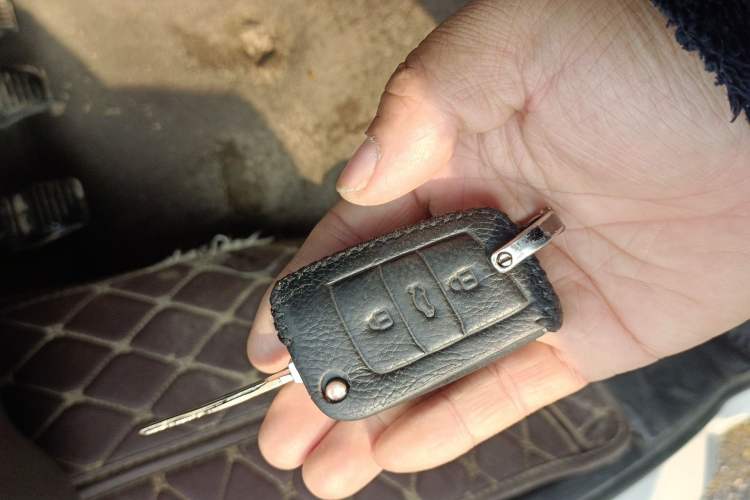 Used Foton Toano 2020 2.0T Multi-Function Short-Wheelbase Flat-Roof 5/6-Seater China VI4F20TC3 Vehicle Key