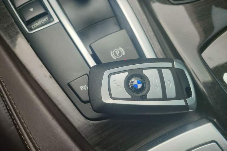 Used BMW 5 Series 2017 525Li Luxury Design Package Vehicle Key