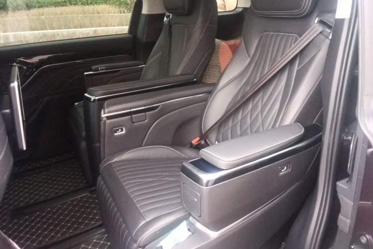 Used SAIC MAXUS G90 2022 2.0T Interstellar Seven-Seater
